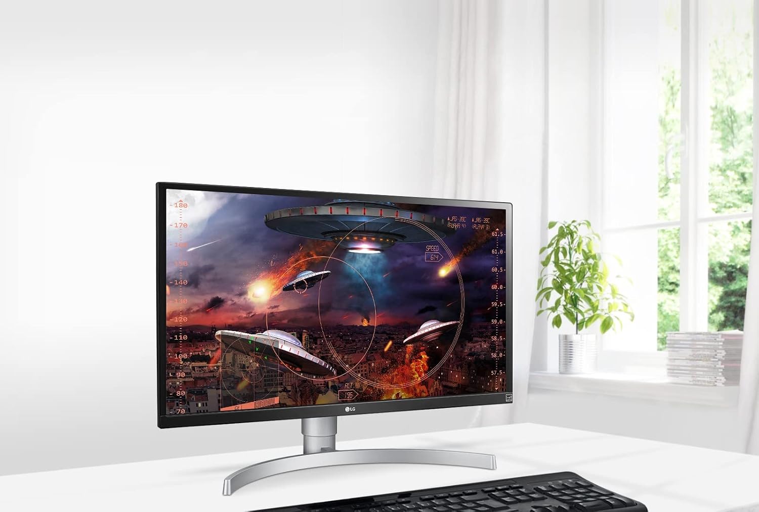 LG 27UL650-W Monitor 27' 4K UHD (3840 x 2160) IPS Display, VESA DisplayHDR 400, sRGB 99% Color Gamut, Radeon FreeSync, 3-Side Virtually Borderless Display- White